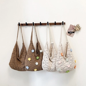 Sac à épaule au crochet fait main avec motifs floraux 3D colorés et design ajouré en losange