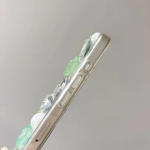 Detailed side view of luxury phone case with 3D roses, pearls, and rhinestones