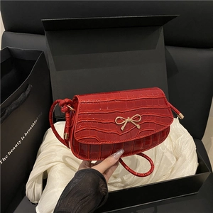 Red crocodile pattern PU leather shoulder bag with a gold bow buckle in a luxury gift box