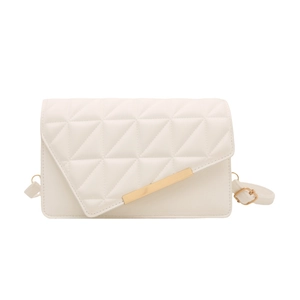 Sac à bandoulière matelassé crème avec barre en métal doré et sangle réglable en PU