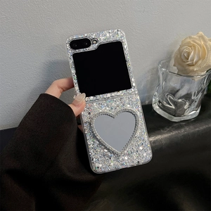 Detail of silver glitter phone case with heart mirror for Samsung Z Flip 6 fold