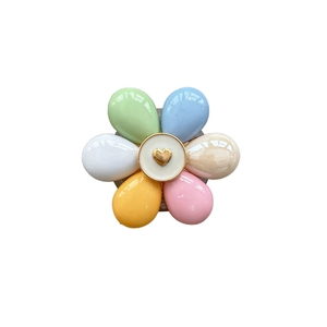 Support magnétique pour téléphone en fleur colorée avec pétales macaron et cœur doré