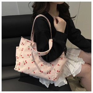 Sac fourre-tout en velours côtelé rose avec imprimé cerises et poche latérale