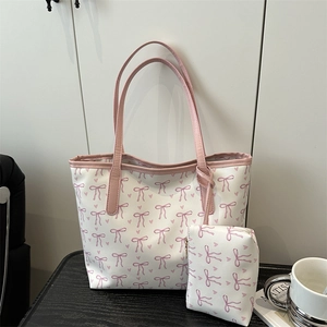 Ensemble sac cabas rose et blanc avec motif nœud doux et pochette zippée assortie