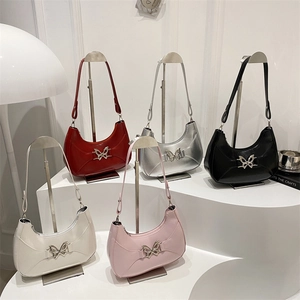 Sac Hobo Femme Cuir PU Croissant Sous Les Aisselles Sac À Épaule Chic Boucle Papillon Métal Doux Street Tendance Style Y2K