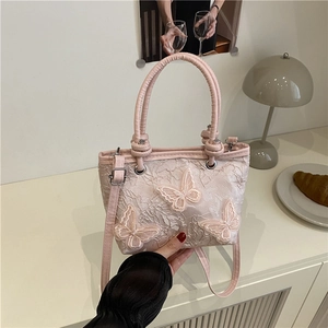Borsa a secchiello rosa stile cinese con farfalle 3D e dettagli in pizzo ricamato