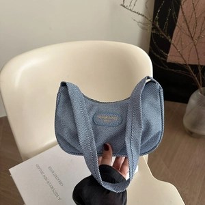 Borsa a spalla plissettata in denim blu per donna, borsa a mano semplice e alla moda