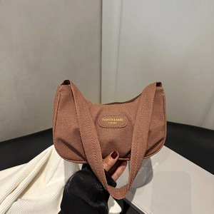 Elegante borsa sottobraccio plissettata marrone in stile coreano da donna alla moda