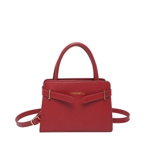Sac à main chic en cuir rouge avec poignées et bandoulière réglable pour femmes élégantes