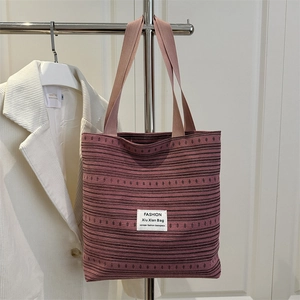 Grand sac cabas décontracté en jean avec rayures mauves et étiquette blanche pour femmes