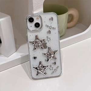 Coque iPhone Y2K transparente avec étoiles argentées 3D et paillettes sur support