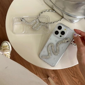 Transparente iPhone Hülle mit glitzerndem Strass Schlangen Design und glänzendem Finish