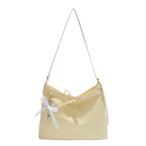 Grand sac cabas jaune crème avec nœud en dentelle, perles et pendentif cœur argenté