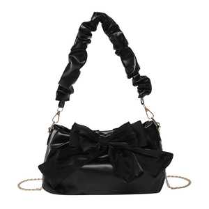 Sac nuage plissé noir pour femme avec grand nœud et bandoulière en chaîne dorée chic