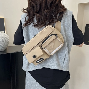 Sac bandoulière kaki avec fenêtre transparente et conception fonctionnelle multi-poches