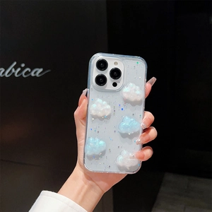 Custodia per iPhone glitterata con nuvole 3D e paillettes per uno stile estetico sognante