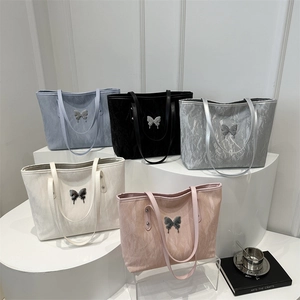 Women Pleated Crinkled Tote Bag With Butterfly Metal Decoration Large Capacity Fashion Shoulder Handbag For Daily Commute