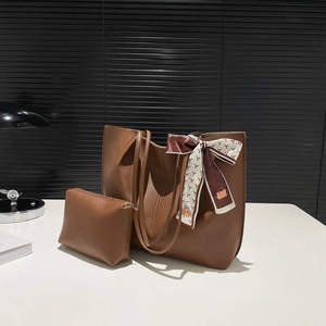 Sac Tote Femme Vintage en Cuir PU Grande Capacité Sac à Épaule Mode Avec Foulard en Satin et Pochette Intérieure Assortie