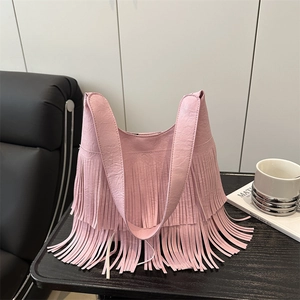 Sac à main rose en similicuir avec doubles franges au design bohème élégant