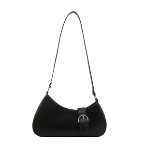 Minimalistische schwarze Schultertasche mit Vintage-Silberschnalle und Riemen