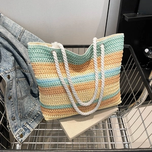 Sac cabas rayé en paille tissée avec poignées en coton pour vacances à la plage