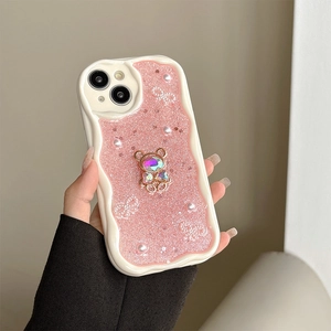 Detailansicht der rosa Glitzer iPhone Hülle mit 3D-Bär, Perlen und Wellenrahmen