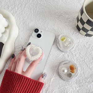 Magnetic heart pearl phone socket holder with resin shell and vintage aesthetic style