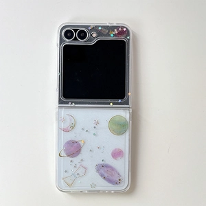Dettaglio della custodia trasparente con glitter stellari per Samsung serie Z Flip