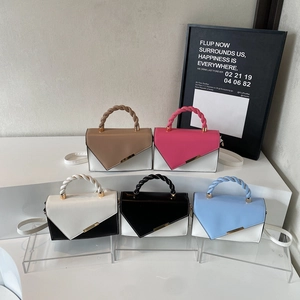 Sac À Épaule Femme Bloc De Couleur Cuir PU Poignée Tressée Sac Bandoulière Carré Décontracté Tendance Mode