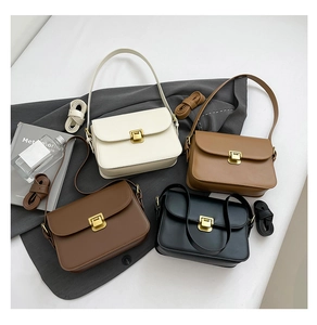 Sacs à bandoulière vintage en beige, kaki, caramel et noir avec fermoir doré métallisé