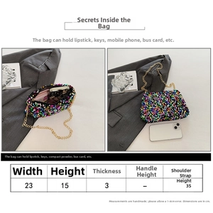 Size chart and capacity detail of the colorful sequin chain crossbody bag 23x15x3 cm