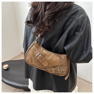 Sac bandoulière en PU marron vintage avec boucles métalliques et design style Y2K