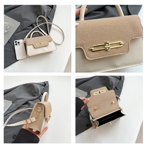 Détail du mini sac en cuir beige et tissu tisse avec fermoir ovale doré élégant
