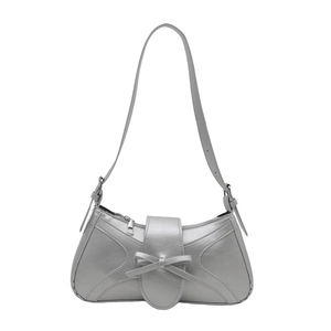Sac sous le bras argenté élégant avec nœud et finition métallique chic pour femme