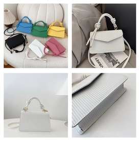 Vue détaillée de sacs à main enveloppe colorés en cuir PU avec fini texturé