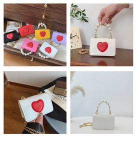 Mini sac à bandoulière en cuir PU avec décor coeur 3D et poignée élégante en perles