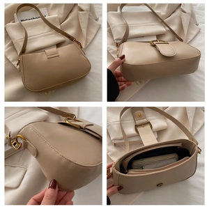 Détails du sac bandoulière en similicuir beige avec pochette intérieure et boucles dorées