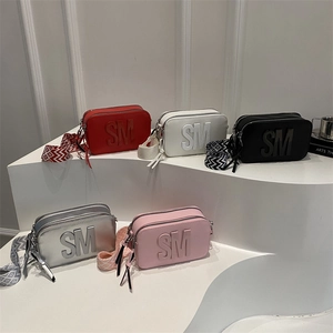 Borsa A Tracolla Donna Pelle PU Piccola Borsa Quadrata Fotocamera Tracolla Larga Lettera Metallo Multi Scomparto Stile Street