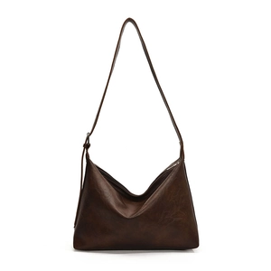 Grand sac fourre-tout marron rétro avec bandoulière réglable au style hobo minimaliste