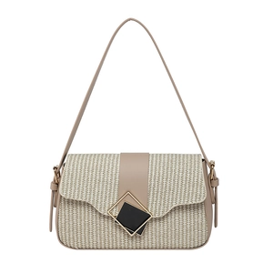Sac bandoulière tendance en paille beige pour femme avec boucle géométrique et cuir