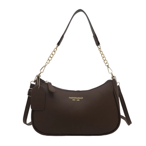Sac sous les aisselles marron foncé texture litchi avec chaîne dorée pour femme