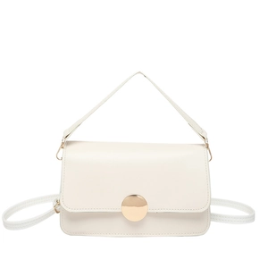 Petit sac carré beige chic avec boucle dorée et bandoulière réglable pour femmes