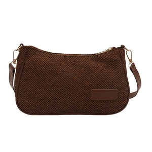 Sac sous le bras tissé marron chic avec bordure en similicuir et boucle dorée