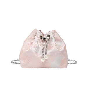 Sac seau élégant en jacquard rose avec broderie chinoise et détails de perles de cordon