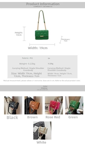 Detailed size guide for the quilted chain crossbody bag showing 19x13x7cm dimensions