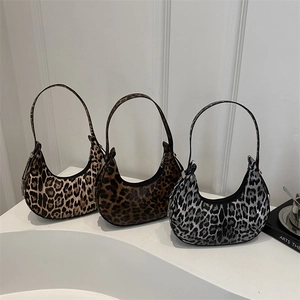 Sac Hobo Croissant à Imprimé Léopard à la Mode pour Femmes Sac Sous le Bras en Cuir PU Streetwear Sac à Épaule Sac à Main Chic