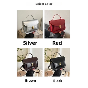Quatre couleurs de mini sacs postiers en cuir ciré vintage avec poignées et boucles