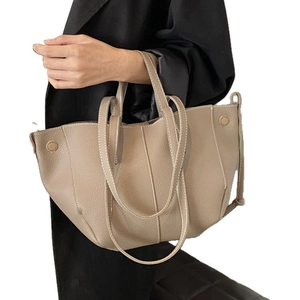 Sac cabas vintage kaki grande capacité en cuir grainé avec doubles bretelles d'épaule