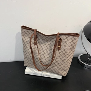 Classic large capacity brown tote bag with vintage pattern and leather shoulder straps