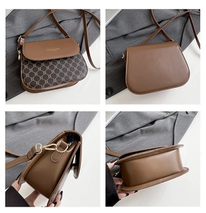 Vues détaillées d'un sac besace marron vintage avec rabat monogramme en similicuir
